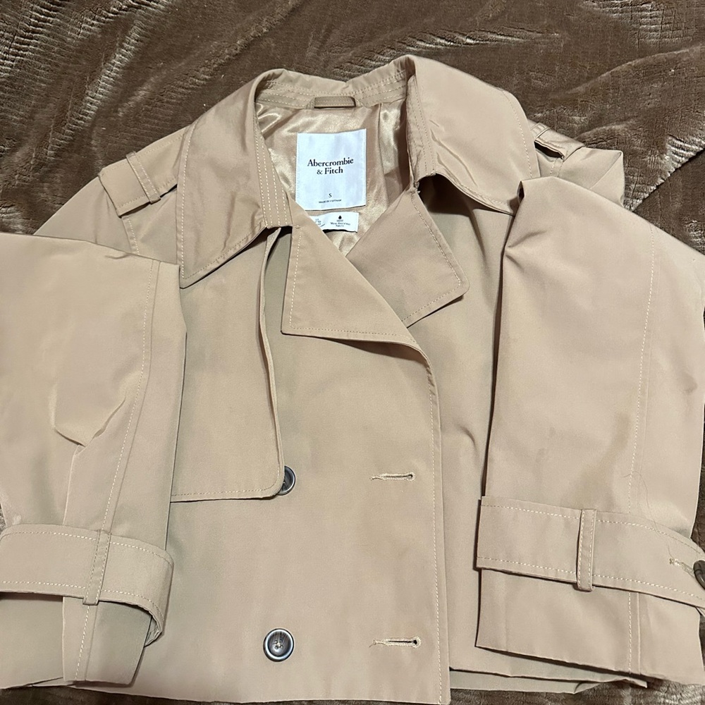 Abercrombie & Fitch Beige Women's Trench Coat - Picture 2 of 10